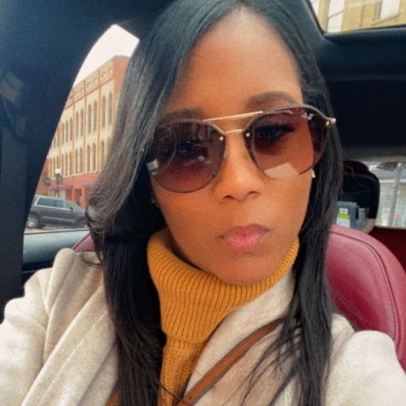 Meet your Posher, Claritza - Picture 1 of 1